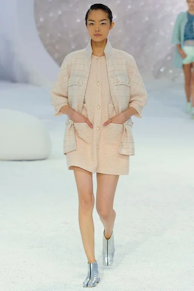 Look 50